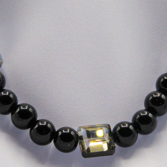 Black Square Beaded Jewelry Set - Picture 3 of 5